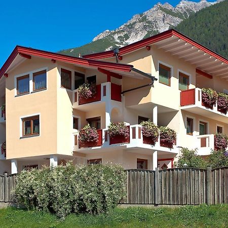 Haus Steinbock Panzió Neustift im Stubaital Kültér fotó