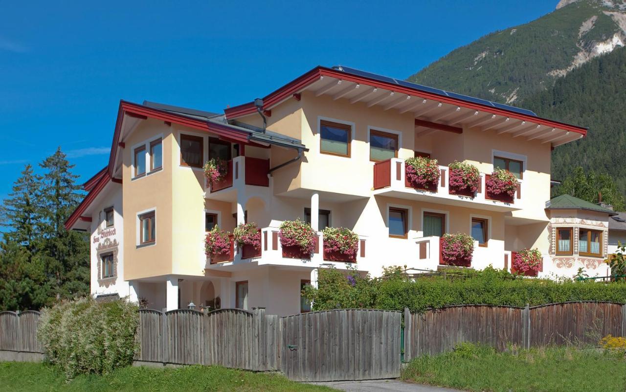 Haus Steinbock Panzió Neustift im Stubaital Kültér fotó