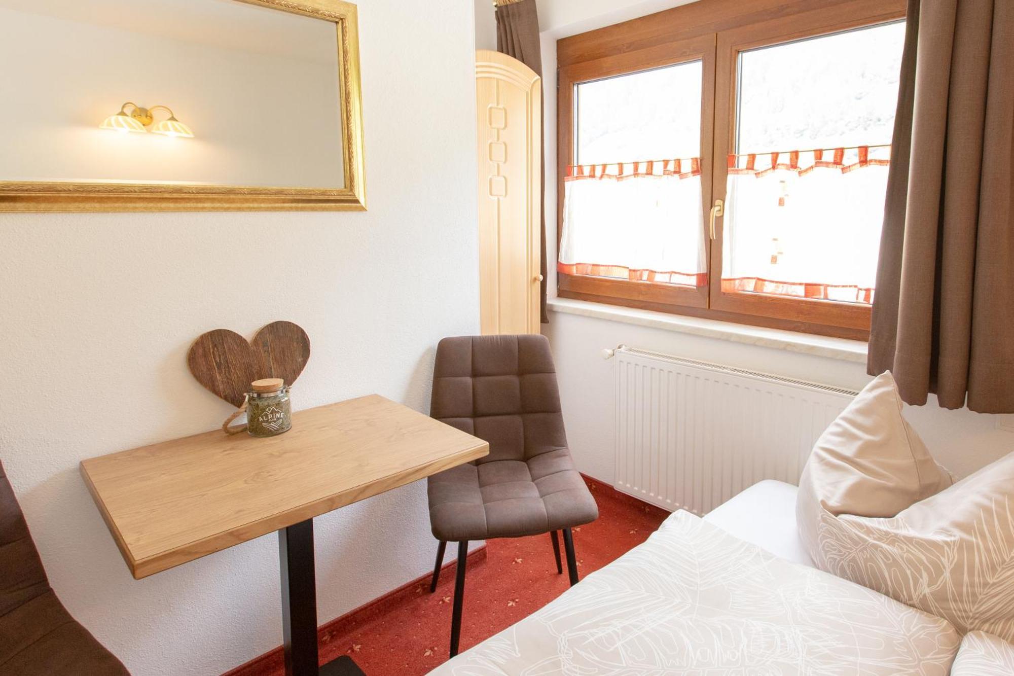Haus Steinbock Panzió Neustift im Stubaital Kültér fotó