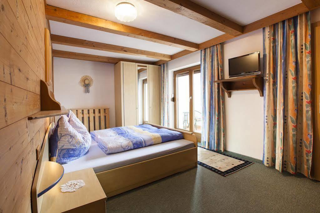 Haus Steinbock Panzió Neustift im Stubaital Kültér fotó