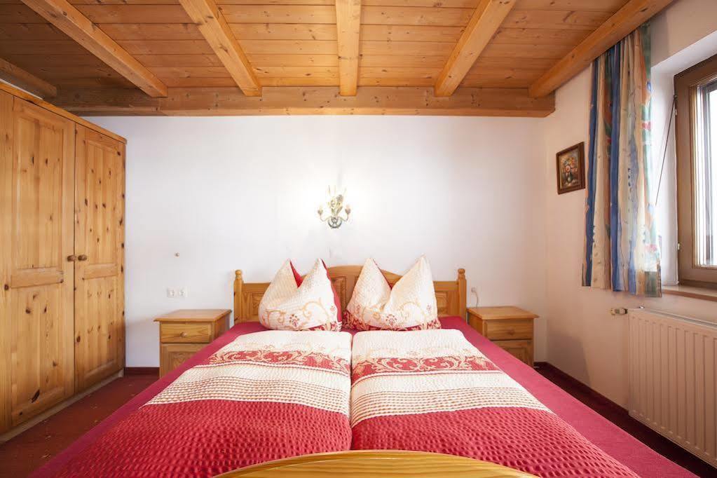 Haus Steinbock Panzió Neustift im Stubaital Kültér fotó