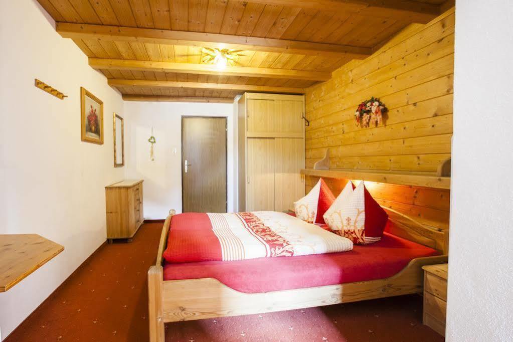 Haus Steinbock Panzió Neustift im Stubaital Kültér fotó