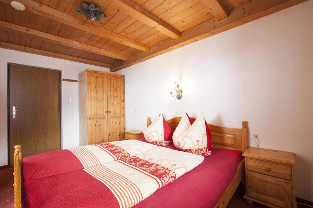Haus Steinbock Panzió Neustift im Stubaital Kültér fotó